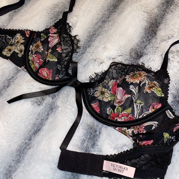 Victoria’s Secret bra - Picture 2 of 2